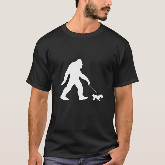 Maltesiska Hund älskare | Sasquatch | Bigfoot Walk T Shirt (Framsida)
