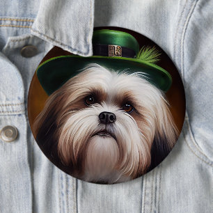 Malti Tzu Hund i St. Patrick Dress Knapp