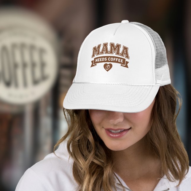MAMA Needs Coffee Brown White Heart Coffee Bean Keps (Skapare uppladdad)