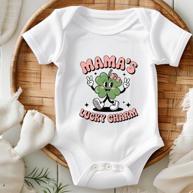 Mama's Lucky Charm Retro St. Patrick's Day Baby T Shirt (Skapare uppladdad)
