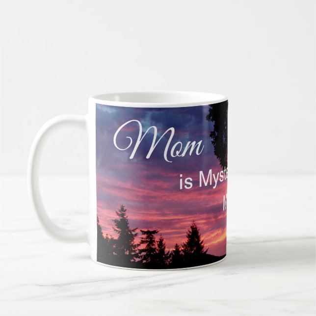Mamma är ett mystiskt citat med soluppgången mugg (Vänster)