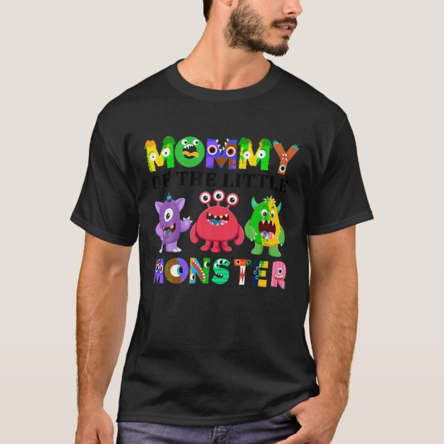 Mamma av den lilla  Monster-Födelsedagsfest T Shirt (Framsida)