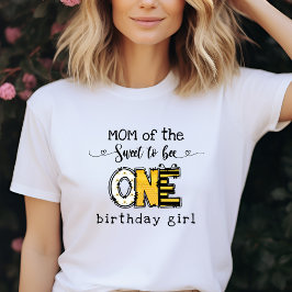 Mamma av söt till bin en blommigt t shirt