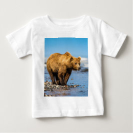 Mamma björn tittar på hennes två barn t shirt