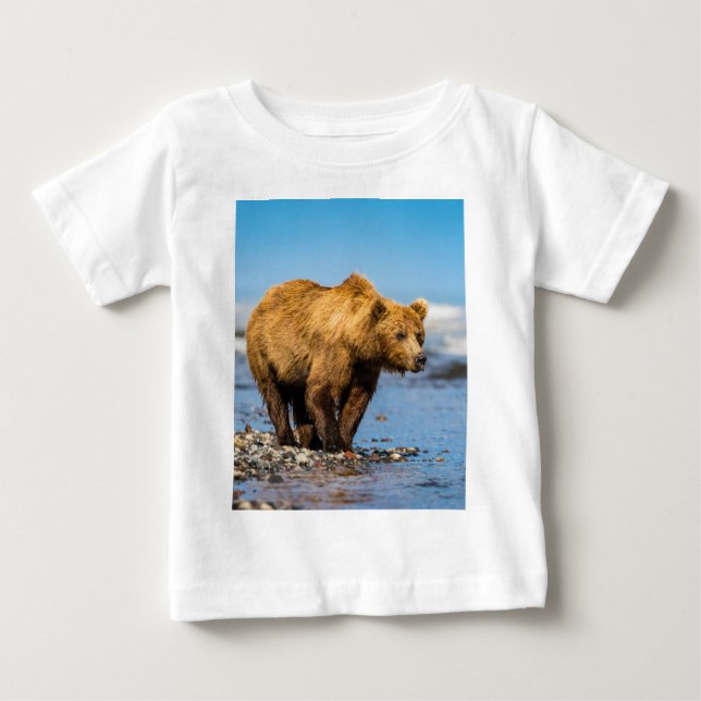 Mamma björn tittar på hennes två barn t shirt (Framsida)