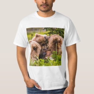 Mamma björn vårdar henne två unge, Sjö Clark Natio T Shirt