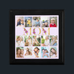 Mamma Blommigt Brev 15 Lodrät Photo Collage Lilac Minnesask<br><div class="desc">Fantastisk fotogåva till mamma. Utformningen har blommigt brev för "mamma" som trycks i guld och dekoreras med lila liljeblommor. Fotomallen har konfigurerats så att du kan lägga till 15 av dina favoritfoton, som alla visas i lodrät porträtt-format. Det här rutnätet stil-fotokollage sitter på en lilac-bakgrund i färg, som du gärna...</div>