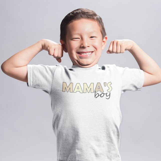 Mamma Boy som matchar rosa färg Boy s T-Shirt (Mama's Boy matching pink color Boy's T-Shirt)