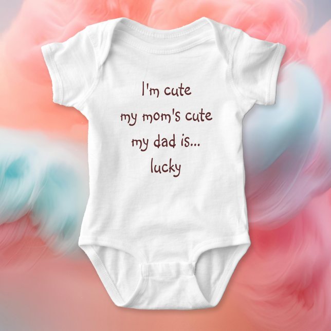 Mamma Cute Pappa Lucky Funny Nyfödd Shower Småbarn T Shirt (Mom Cute Dad Lucky Funny Newborn Shower Toddler Baby Bodysuit)