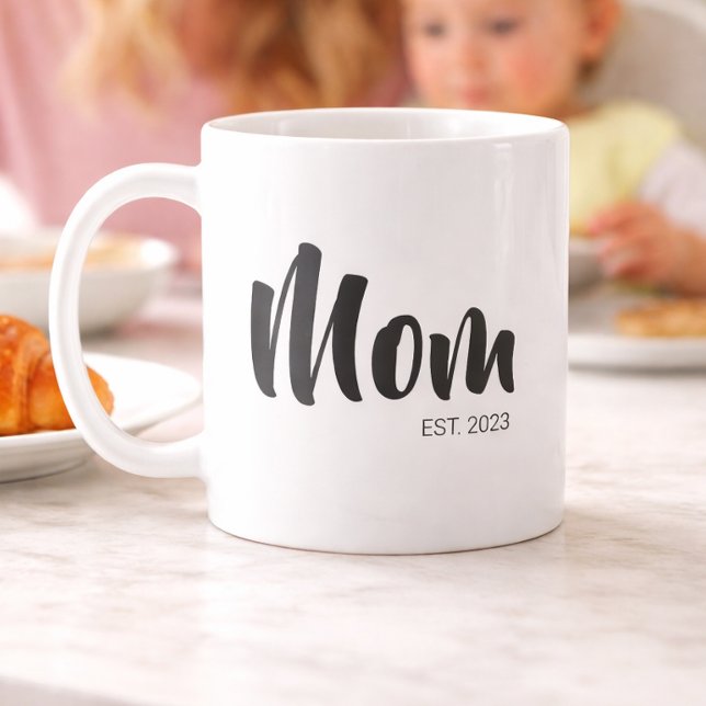 Mamma Establerade Ny Mamma Present Kaffemugg (Mom Established Simple Typography Mug)