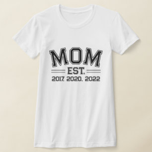 Mamma Estaliderade År Block Bokstäver Anpassad T Shirt