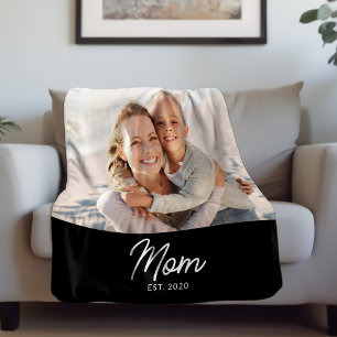 Mamma etablerade modern svart manusfoto fleecefilt