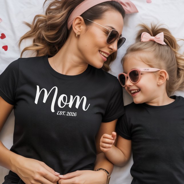Mamma etablerade ny mormorsgåva t shirt (Mom Established New Mom Gift new mom first time mothers day )
