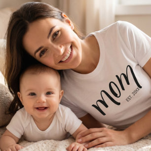 Mamma etablerade svart skript anpassat år Ny Mamma T Shirt
