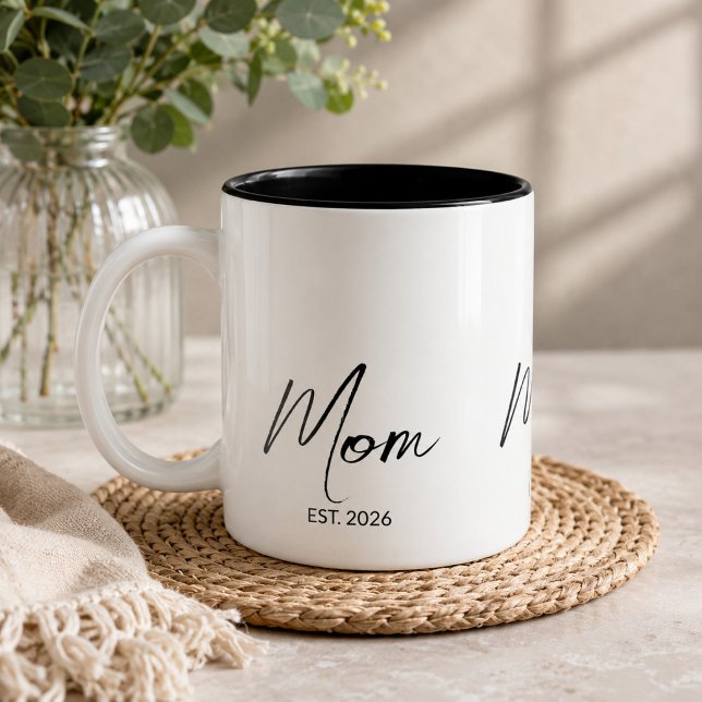 Mamma etablerade svart skript Ny mammappresent  Två-Tonad Mugg (Add Year(s) to customize.)