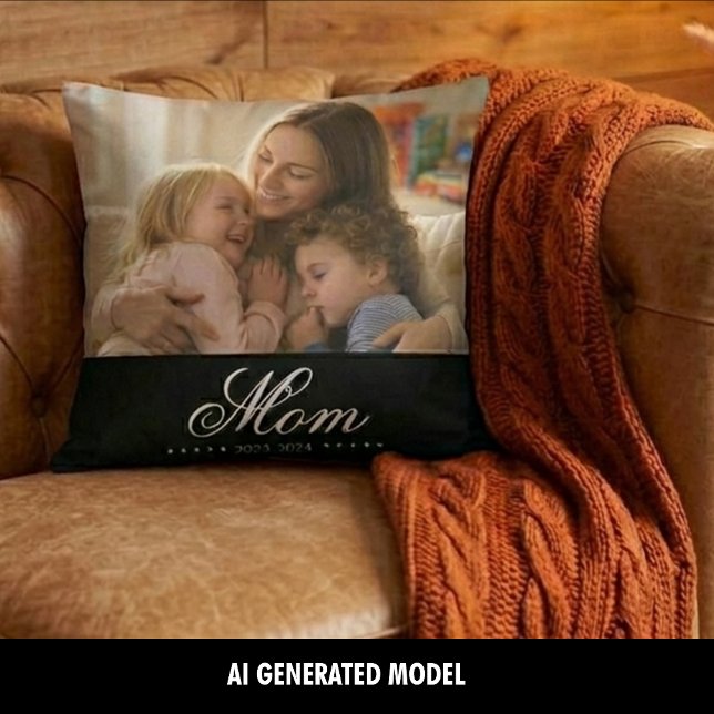 Mamma Etablerade Vitt Elegant Skript Foto Kudde (Mom Established White Elegant Script Photo Throw Pillow)