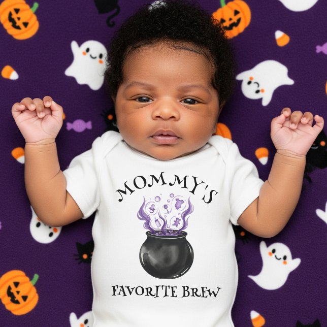 Mamma Favorite Brew Witch Cauldron Halloween T Shirt (Mommy's Favorite Brew Witch Cauldron Halloween Baby Bodysuit
)
