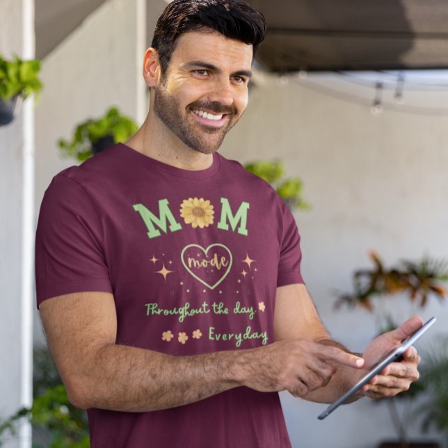 MAMMA går ut och ut dagen varje Mors dag T Shirt (Skapare uppladdad)