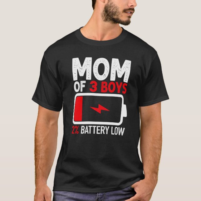 Mamma i 3 pojkar Låg batteri från Son Mors dag Wo T Shirt (Framsida)