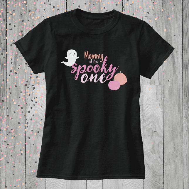 Mamma i den första födelsedagen för Spooky One Gir T Shirt (Mom of the birthday girl. )