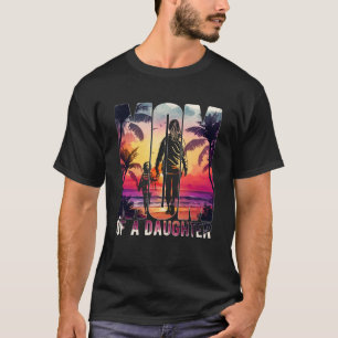 Mamma i en Mors dag-dotterstrand med Figurer T Shirt