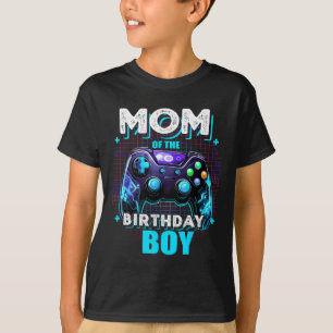 Mamma i födelsedagsjejsaren som matchar videospels t shirt