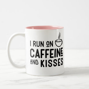 Mamma "I Springa on Caffeine & Kisses" Cute Mamma Två-Tonad Mugg
