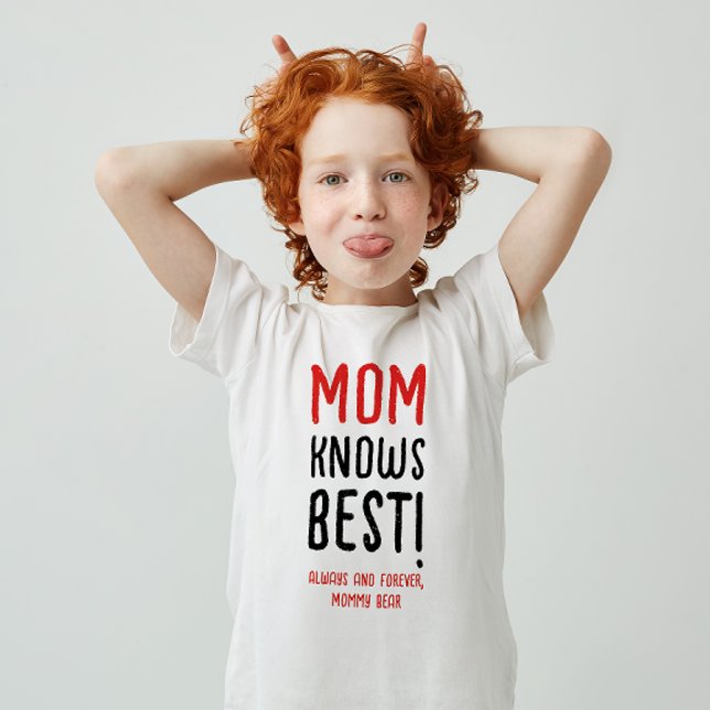 Mamma känner till bästa nutida, rött, svarta typog t shirt (Skapare uppladdad)