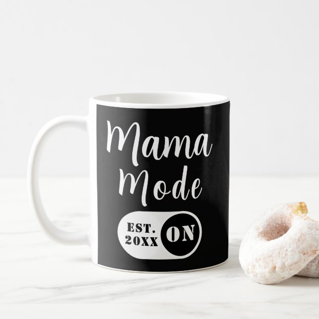 Mamma-läge PÅ, Est Års Anpassad Mamma Svart Kaffemugg (Med munk)