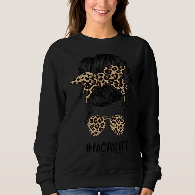 Mamma Life Bleached Mamma Life Leopard Messy Bun 1 T Shirt (Framsida)
