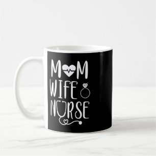 Mamma Maka Nurse Shirt med hand plockade-typsnitt  Kaffemugg