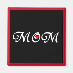 Mamma med rött hjärta magnet