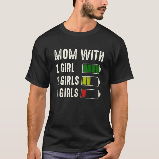 Mamma med tre flickors batteri tomt Mors dag T Shirt (Framsida)