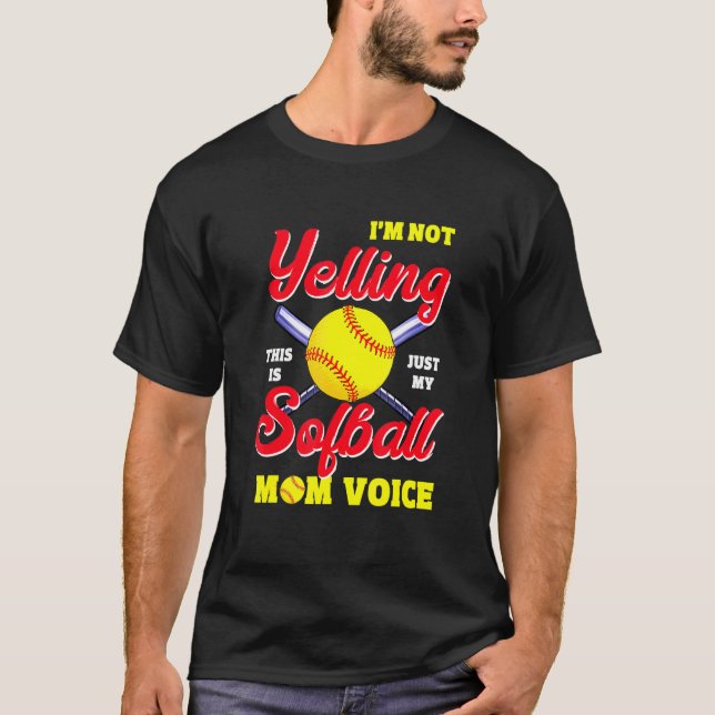 Mamma Mor Softball Voices Yelling Apparel T Shirt (Framsida)