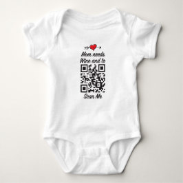 Mamma Needs Vin och Scan me QR-kod T Shirt