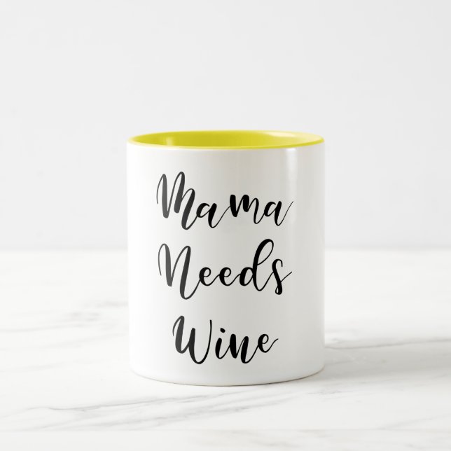 Mamma Needs Vin Två-Tonad Mugg (Center)