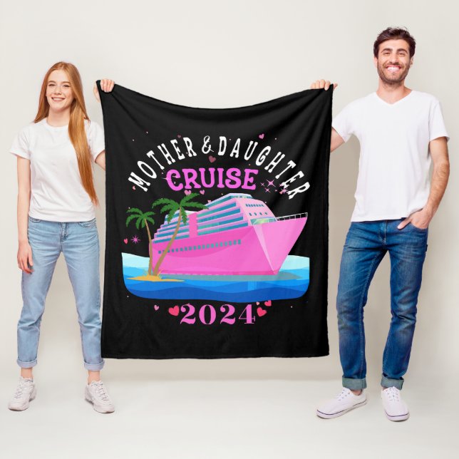 Mamma Och Dotter Kryssning 2024 Fleecefilt (På plats)