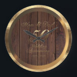 Mamma och Pappa 50:e årsdagen av Golden Bröllop 20 Stor Klocka<br><div class="desc">Mamma och Pappa 50:e Bröllop-årsdagen 1971-2021 Faux Guld Typography on Faux Wooden Background with guld look Circle,  Wall Clock Anniury Gift for Parents</div>