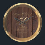 Mamma och Pappa 50:e årsdagen av Golden Bröllop 20 Stor Klocka<br><div class="desc">Mamma och Pappa 50:e Bröllop-årsdagen 1971-2021 Faux Guld Typography on Faux Wooden Background with guld look Circle,  Wall Clock Anniury Gift for Parents</div>
