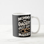 Mamma och pappa är bara Har gift Kaffemugg<br><div class="desc">Mamma och pappa är bara Har gift</div>