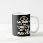 Mamma och pappa bara Har gift 1 Kaffemugg<br><div class="desc">Mamma och pappa bara Har gift 1</div>