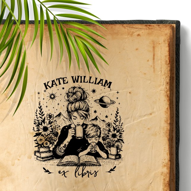 Mamma och son med bok Anpassad ex libris Självfärgande Stämpel (Skapare uppladdad)