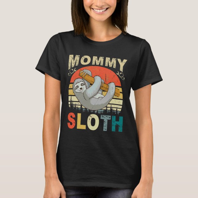 Mamma Sloth Matching Family for Menwomen T Shirt (Framsida)