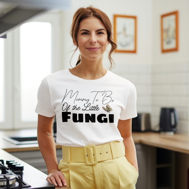 Mamma som ska vara den lilla svampskuvret i svampr t shirt (mother to be)