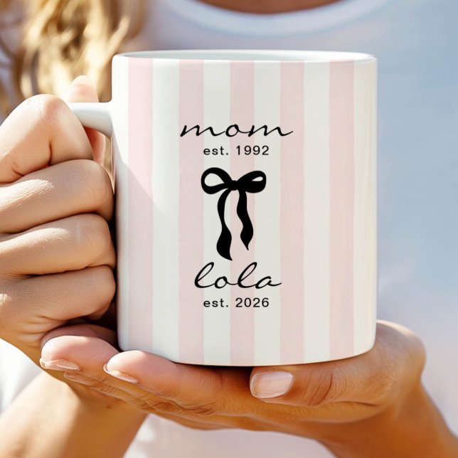 Mamma till Lola Mug Rosa rosett-ränder Kaffemugg (Skapare uppladdad)