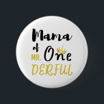 Mamma till Onederful Funny 1:a födelsedagen T-Shir Knapp<br><div class="desc">Mamma av Onederful Wonderful 1:a Birthday T-Shirt Womens Mamma från Onederful First One-Derful Matching T-Shirt-födelsedag, 1:a födelsedag, första födelsedag, mamma, nyfödd, mamma, mamma, söt, födelsedagspresent, grattis på födelsedagen, nutid, ett, 1 år gammal, första, 1, barn</div>
