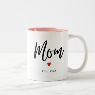 Mamma upprättade ett modernt, minimalistiskt Mugg