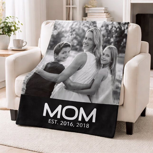 Mamma Upprättade Modern Svart Fet Foto Fleecefilt (Skapare uppladdad)