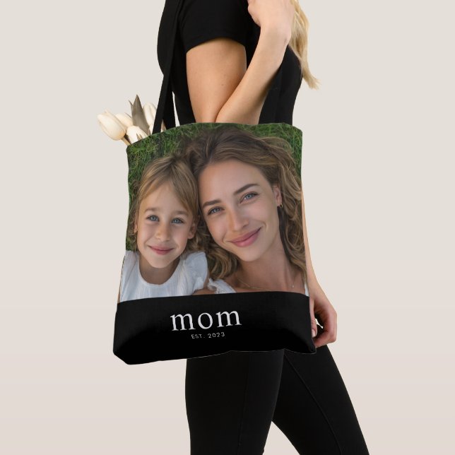 Mamma Upprättade Modern Svart Foto Tygkasse (Närbild)