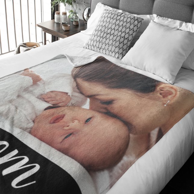 Mamma Upprättade Svart Modernt Skript Foto Fleecefilt (Skapare uppladdad)